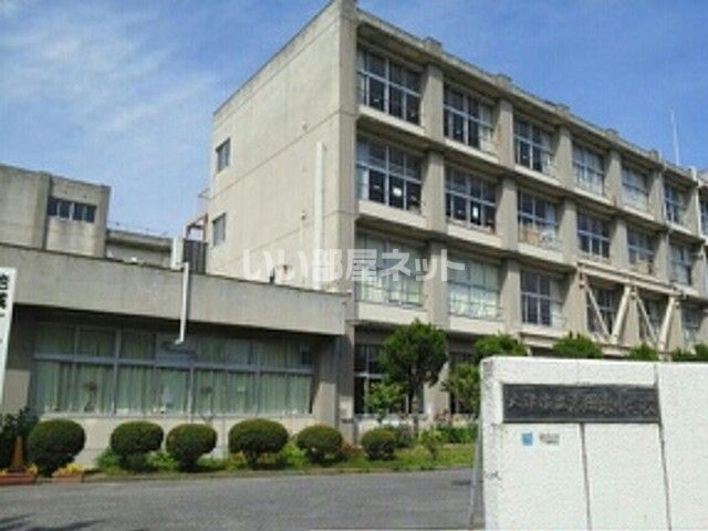 近くに小学校あり