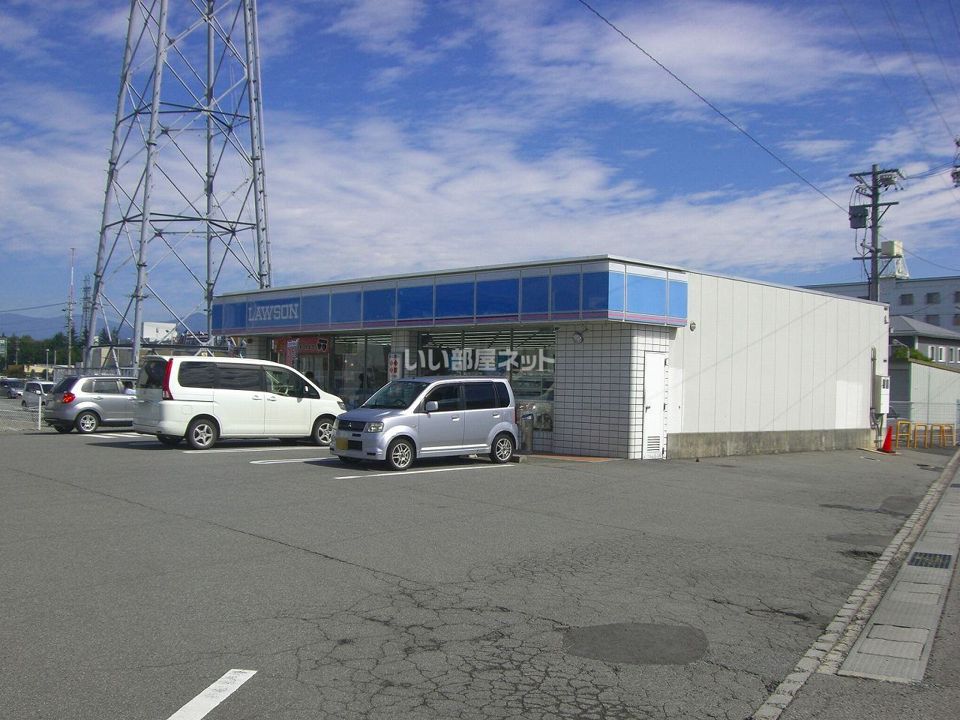 近くの施設まで880m（徒歩11分）