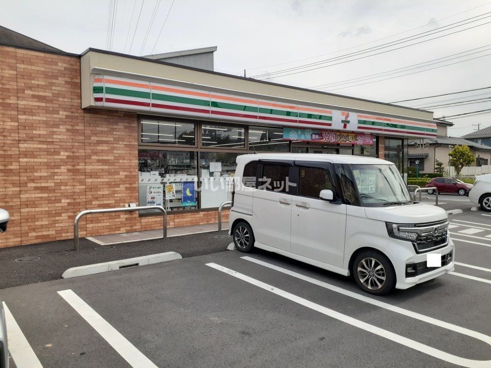 近くのコンビニまで420m（徒歩6分）