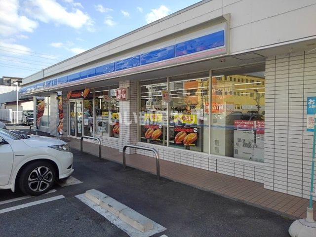 近くのコンビニまで840m（徒歩11分）