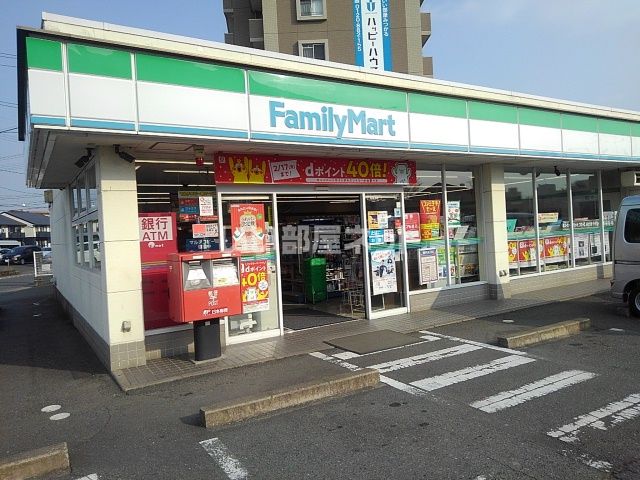 近くのコンビニまで435m（徒歩6分）