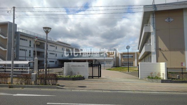 近くの名取市立下増田小学校まで675m(徒歩9分)