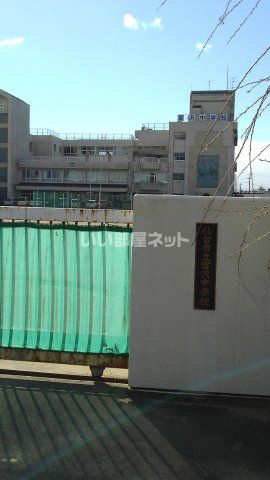 近くの中学校まで375m（徒歩5分）