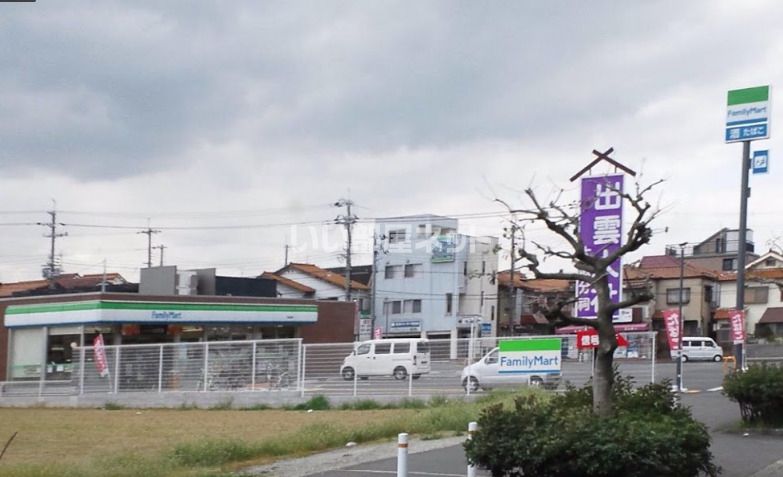 近くのコンビニまで583m（徒歩8分）