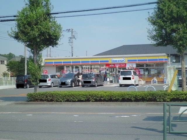 近くにミニストップ 元八王子2丁目店あり