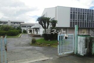 近くの池田小学校まで1,186m（徒歩15分）