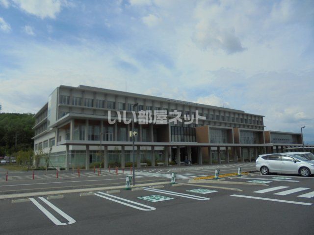 近くに恵那市民病院あり