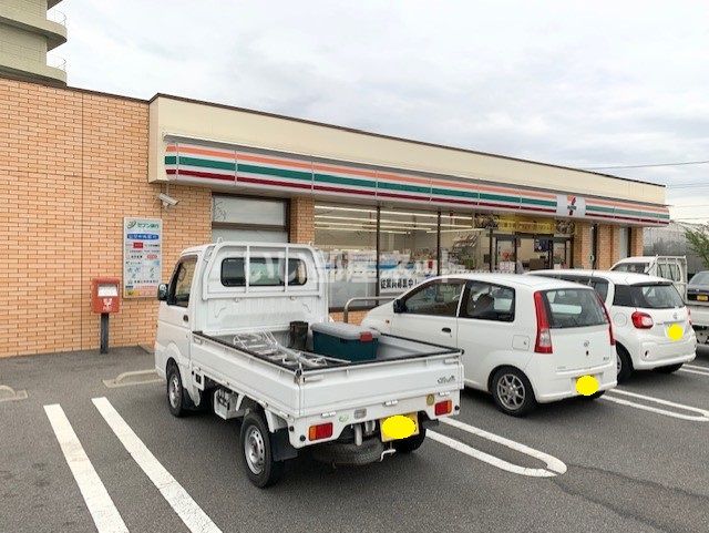 近くのコンビニまで193m（徒歩3分）