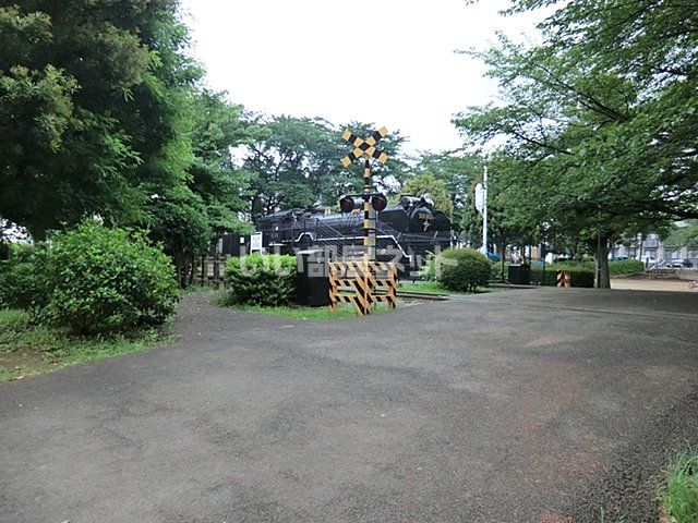 近くの柏西口第一公園まで615m（徒歩8分）