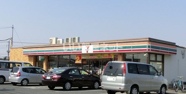 近くのセブン-イレブン 三郷後谷店まで681m（徒歩9分）