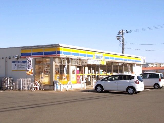 近くのコンビニまで1,185m（徒歩15分）
