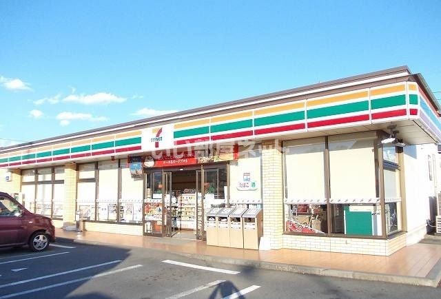 近くのセブンイレブン 南足柄千津島店まで410m（徒歩6分）