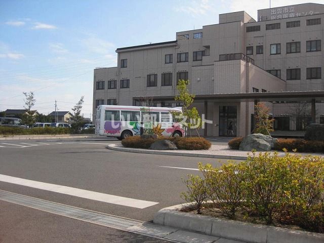 近くの出雲市立総合医療センターまで1,273m（徒歩16分）