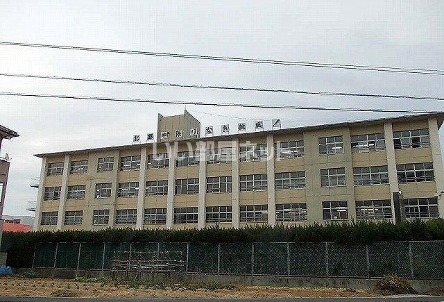 近くの今治市立北郷中学校まで665m（徒歩9分）