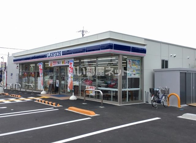 近くのコンビニまで490m（徒歩7分）