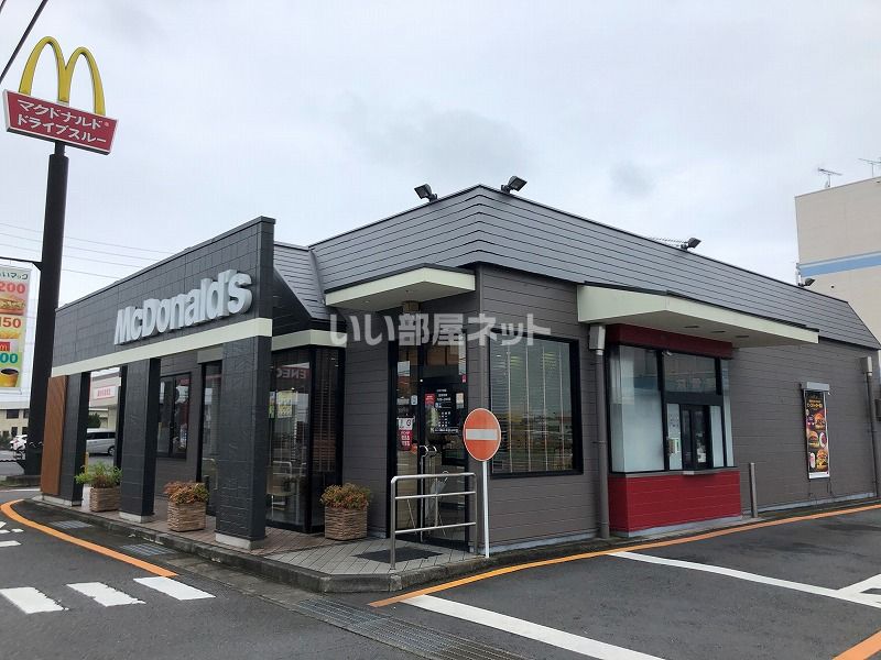 近くに飲食店あり