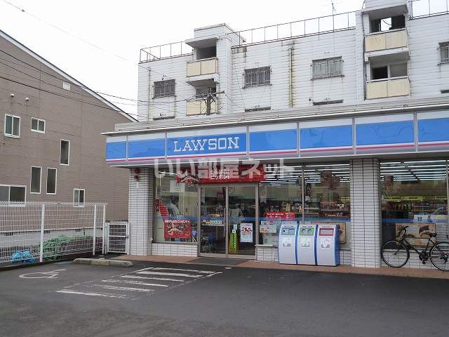 近くのコンビニまで575m（徒歩8分）