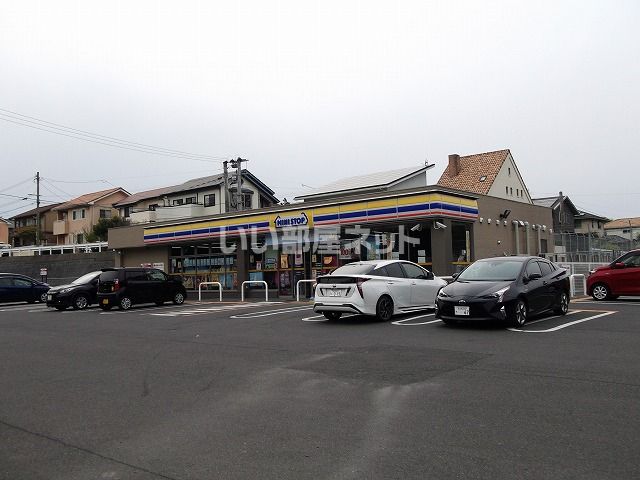 近くのミニストップ　若松花野路店まで666m（徒歩9分）