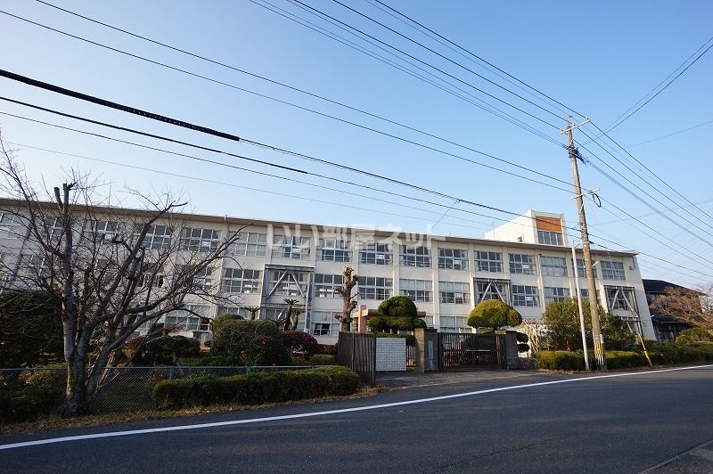 近くの遠賀町立島門小学校まで1,843m(徒歩24分)