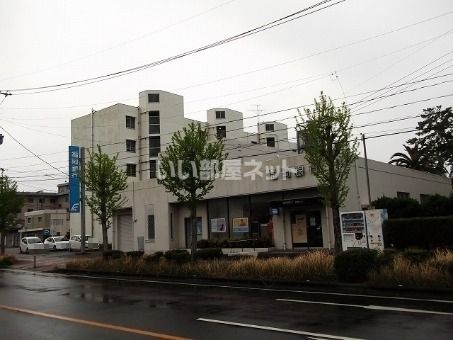 近くの銀行まで556m（徒歩7分）