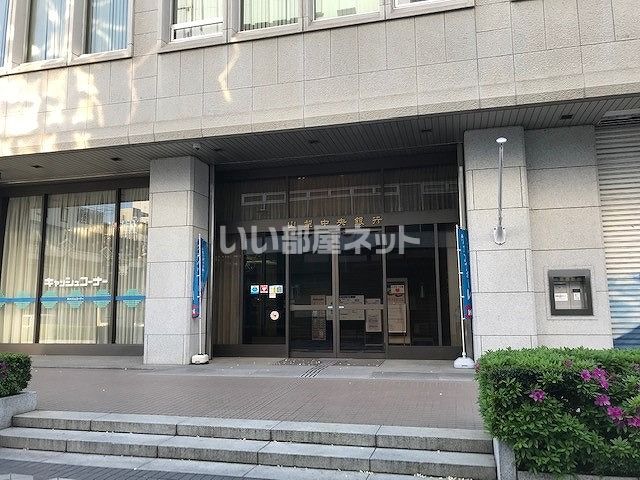 近くの銀行まで1,959m（徒歩25分）