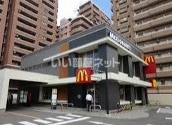 近くの飲食店まで536m（徒歩7分）