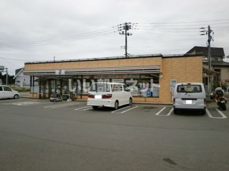 近くのコンビニまで403m（徒歩6分）