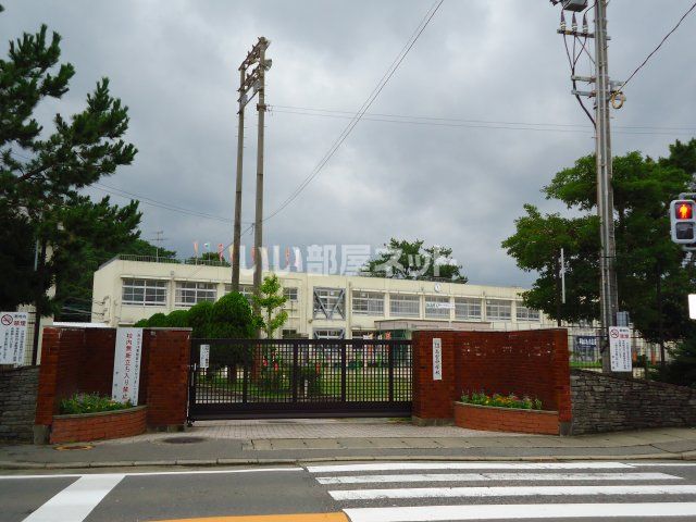 近くの福岡市立志賀中学校まで2,294m（徒歩29分）