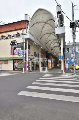 近くの甲府銀座通り商店街まで569m（徒歩8分）