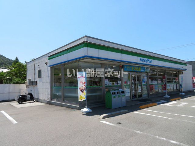 近くのコンビニまで1,361m（徒歩18分）