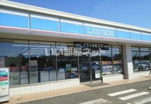 近くのコンビニまで653m（徒歩9分）