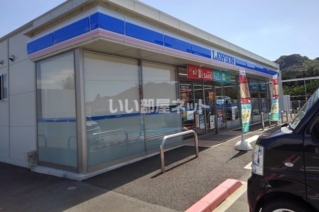 近くのコンビニまで1,772m（徒歩23分）