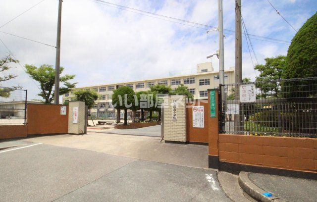 近くの福岡市立壱岐南小学校まで793m（徒歩10分）