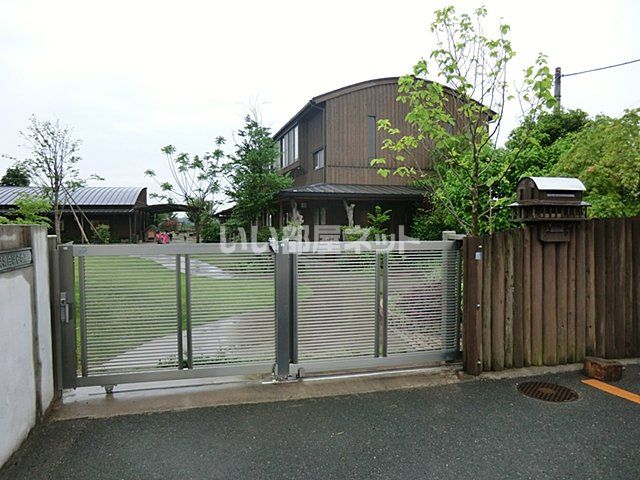 近くの湖北白ばら幼稚園まで8,300m（徒歩104分）
