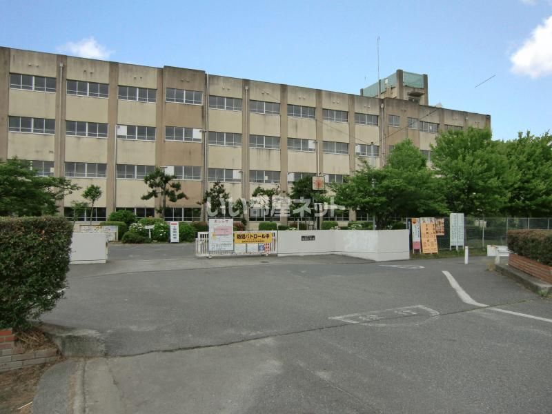 近くの大津市立唐崎小学校まで1,921m（徒歩25分）