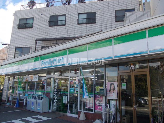 近くのファミリーマート 堀池石田店まで2,276m（徒歩29分）