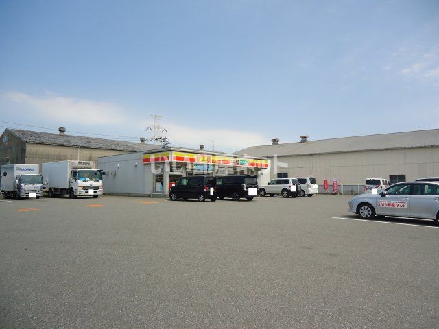 近くのコンビニまで2,318m（徒歩29分）