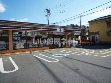 近くにコンビニあり