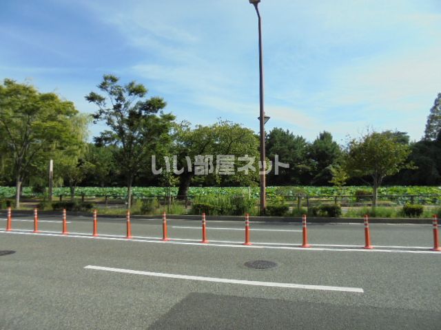 近くの公園まで1,206m（徒歩16分）