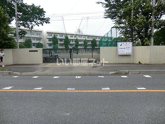 近くの和光市立大和中学校まで423m（徒歩6分）