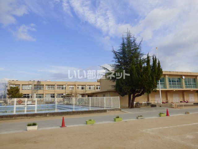 近くの宇治市立 小倉小学校まで937m(徒歩12分)