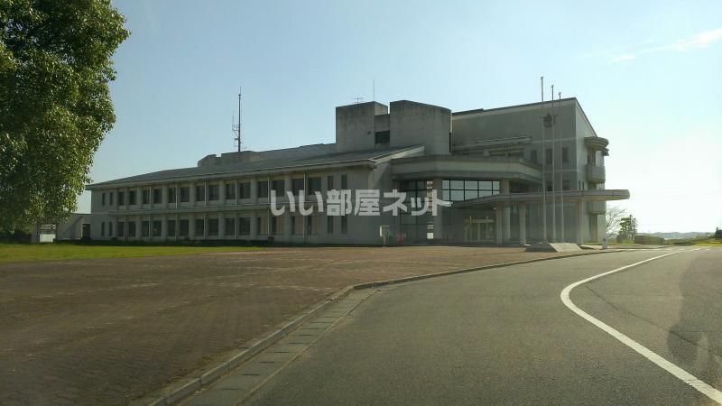 近くの茨城町役場まで1,320m（徒歩17分）