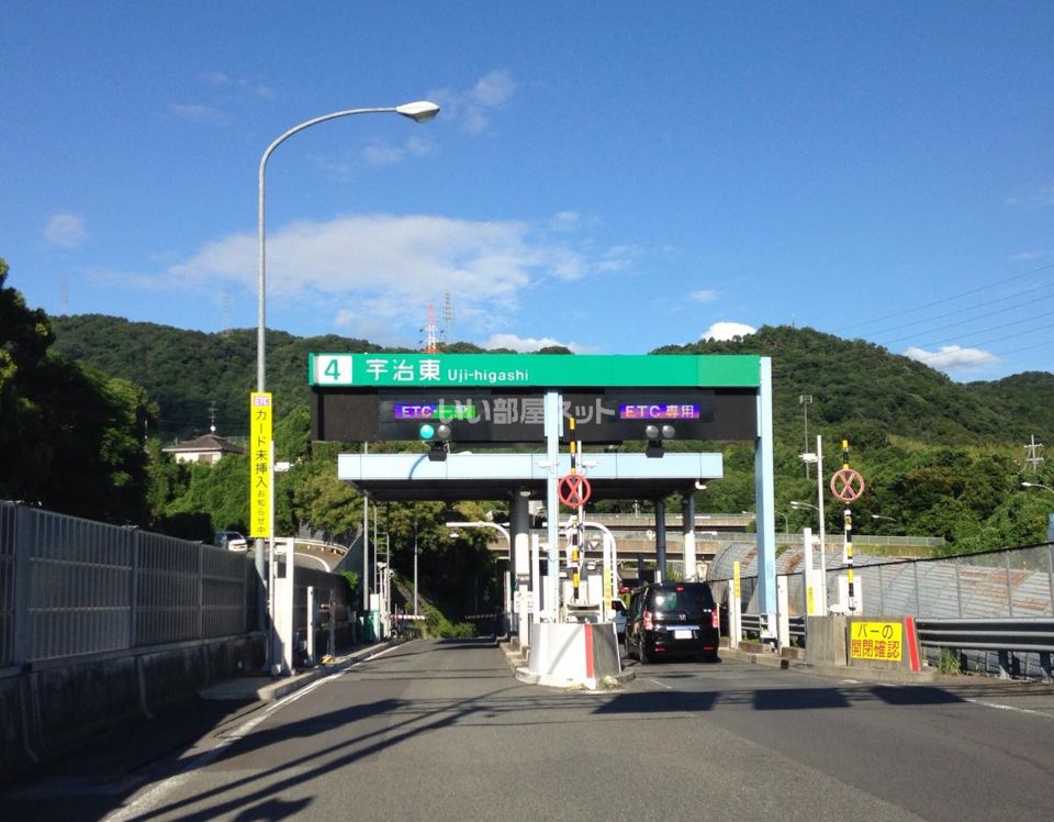 近くの施設まで962m（徒歩13分）