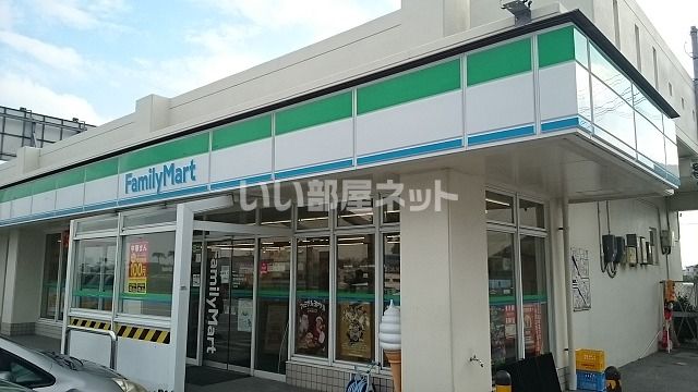 近くのコンビニまで686m（徒歩9分）