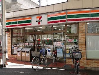 近くにセブンイレブン 岸里玉出駅前店あり