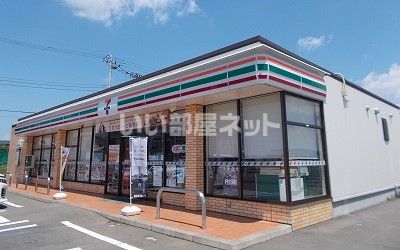 近くのコンビニまで442m（徒歩6分）