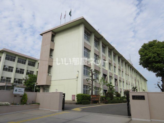 近くに京都府立 向陽高等学校あり