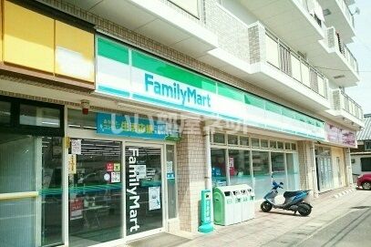 近くのコンビニまで1,268m（徒歩16分）