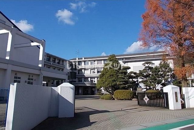 近くの佐世保市立柚木中学校まで1,474m（徒歩19分）