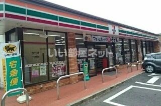 近くのセブンイレブン江迎高岩店まで1,801m（徒歩23分）